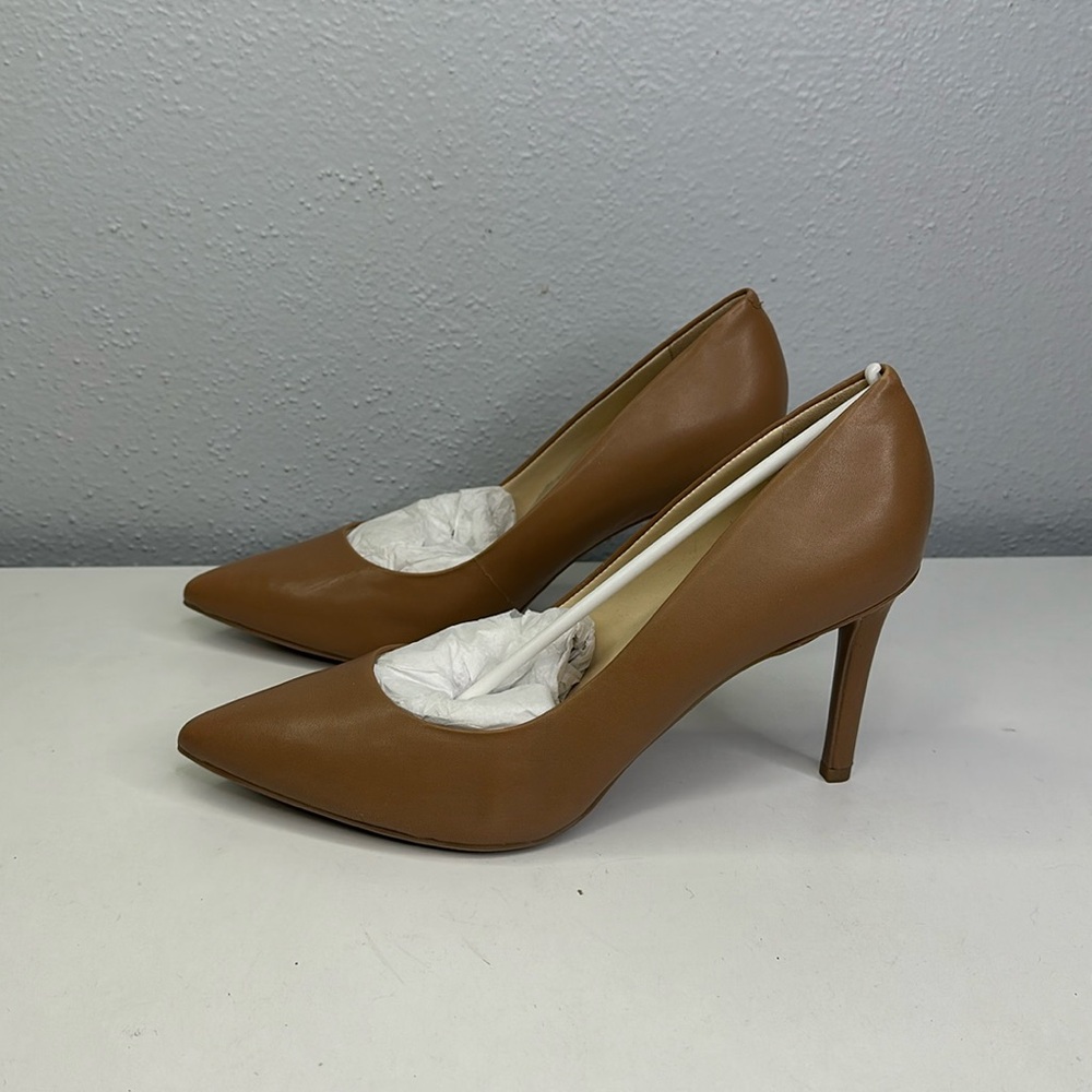 Nine West women’s Tatiana pointy pumps size 10
